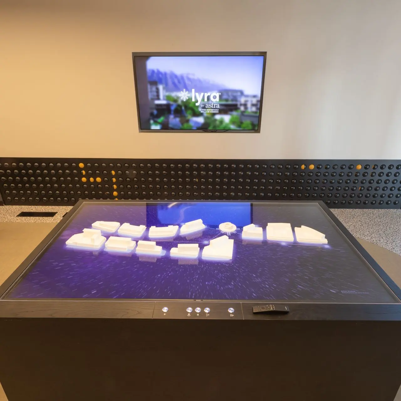 Diseño de showroom inmobiliario profesional — Volumento Experiencias